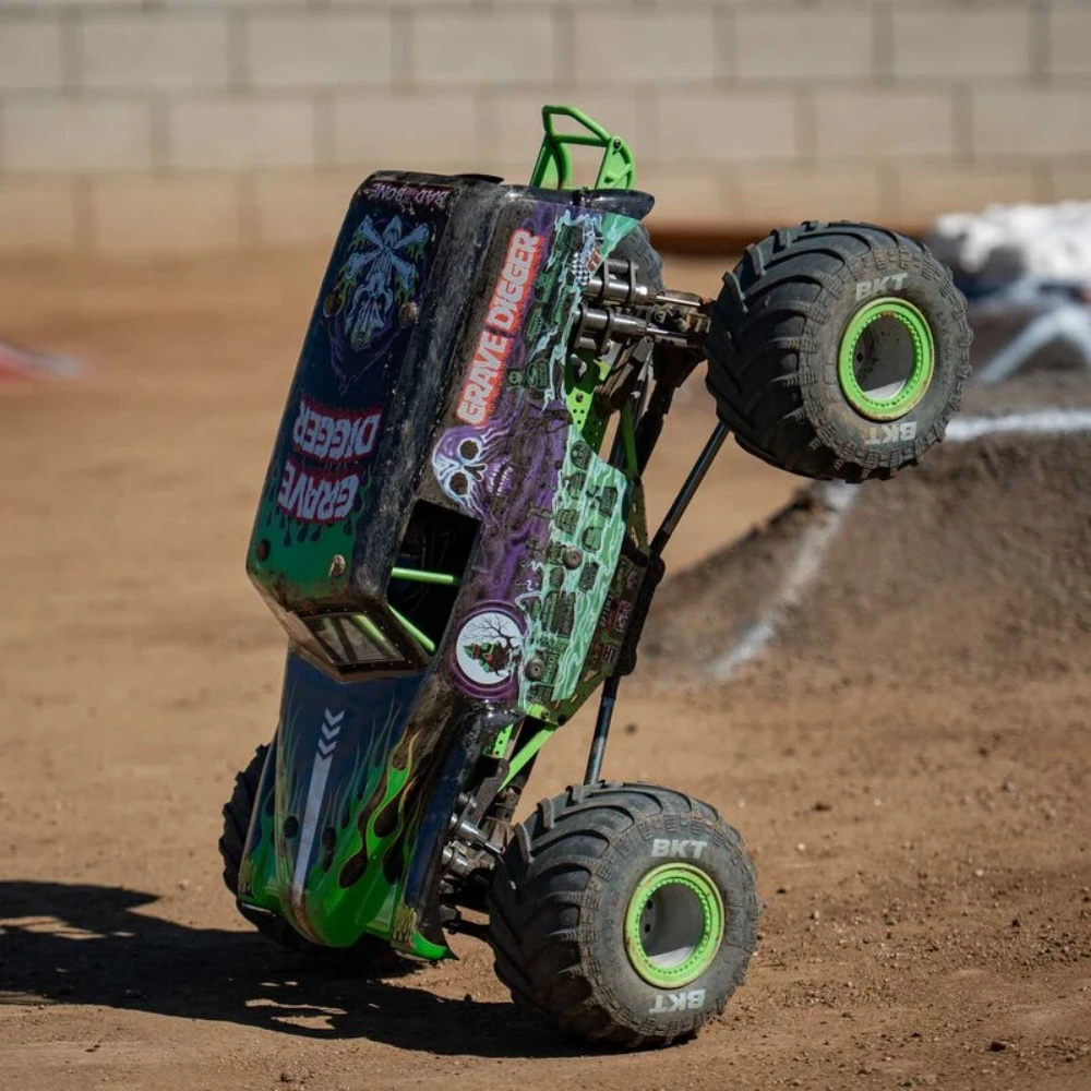 Losi LMT Son-Uva Digger RTR 1/8 4WD Solid Axle Monster Truck